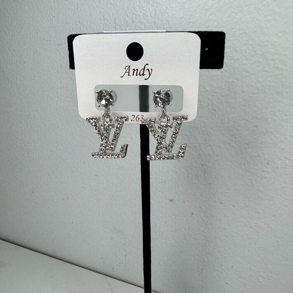 Earrings - Picture 5 of 10